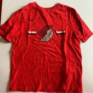 Boys Nike Trail Blazer Red Tee Shirt Size Medium